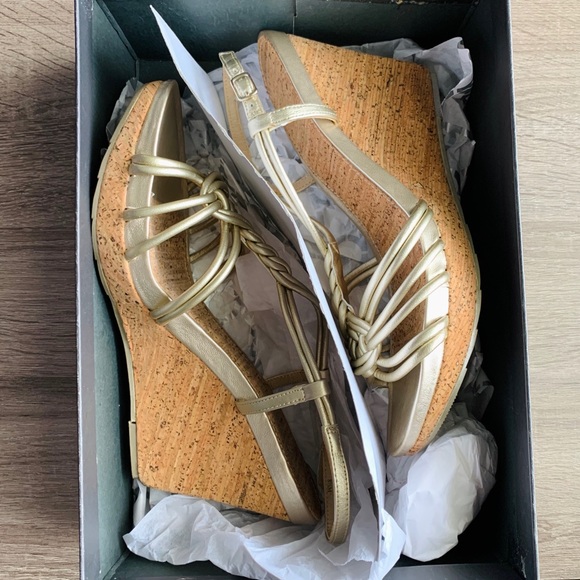 Kenneth Cole wedges - Picture 8 of 9